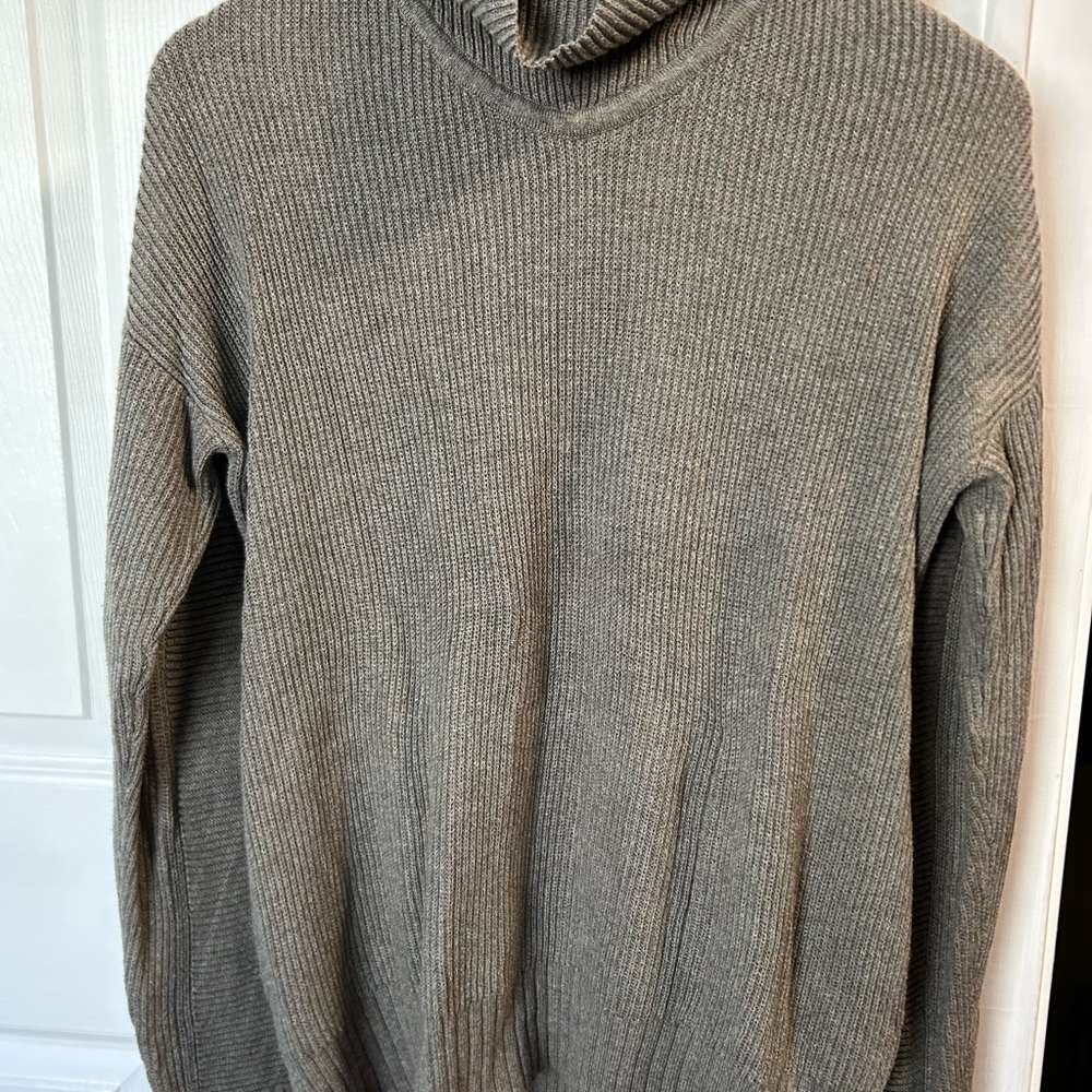 lululemon athletica Women’s Taupe Turtleneck Sweater